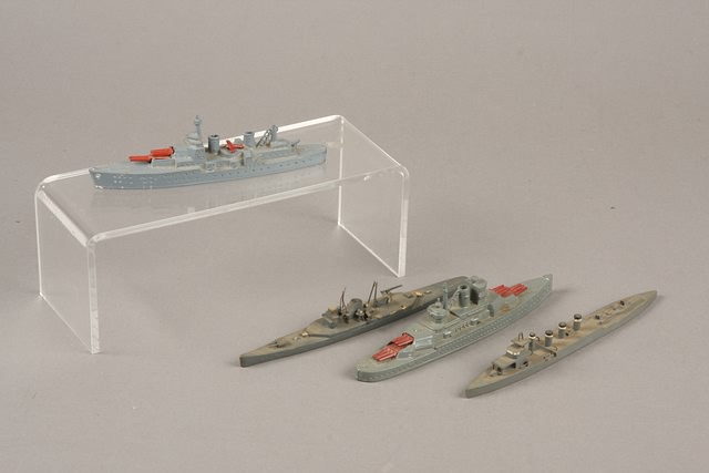 Appraisal: Lot of Tootsie toy metal warships together with wooden Japanese