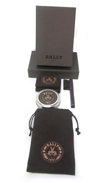 Appraisal: A BALLY SHOE CLEANING KIT IN BOX A BALLY SHOE