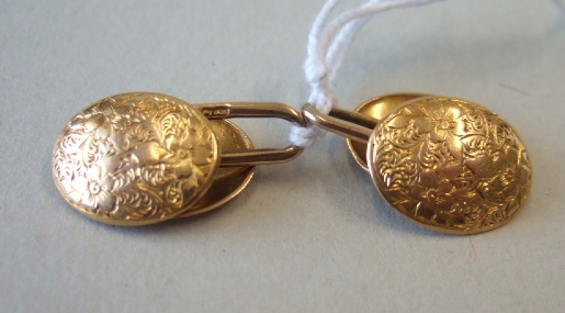 Appraisal: A pair of ct gold oval cufflinks the backs and