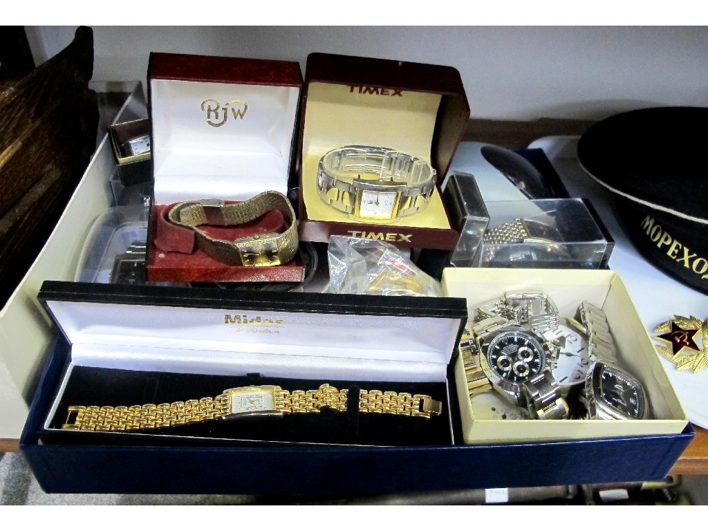 Appraisal: A box of modern watches