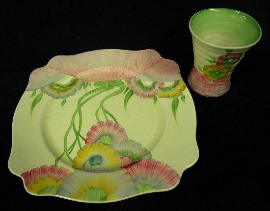 Appraisal: A Clarice Cliff bread plate cm wide and a vase