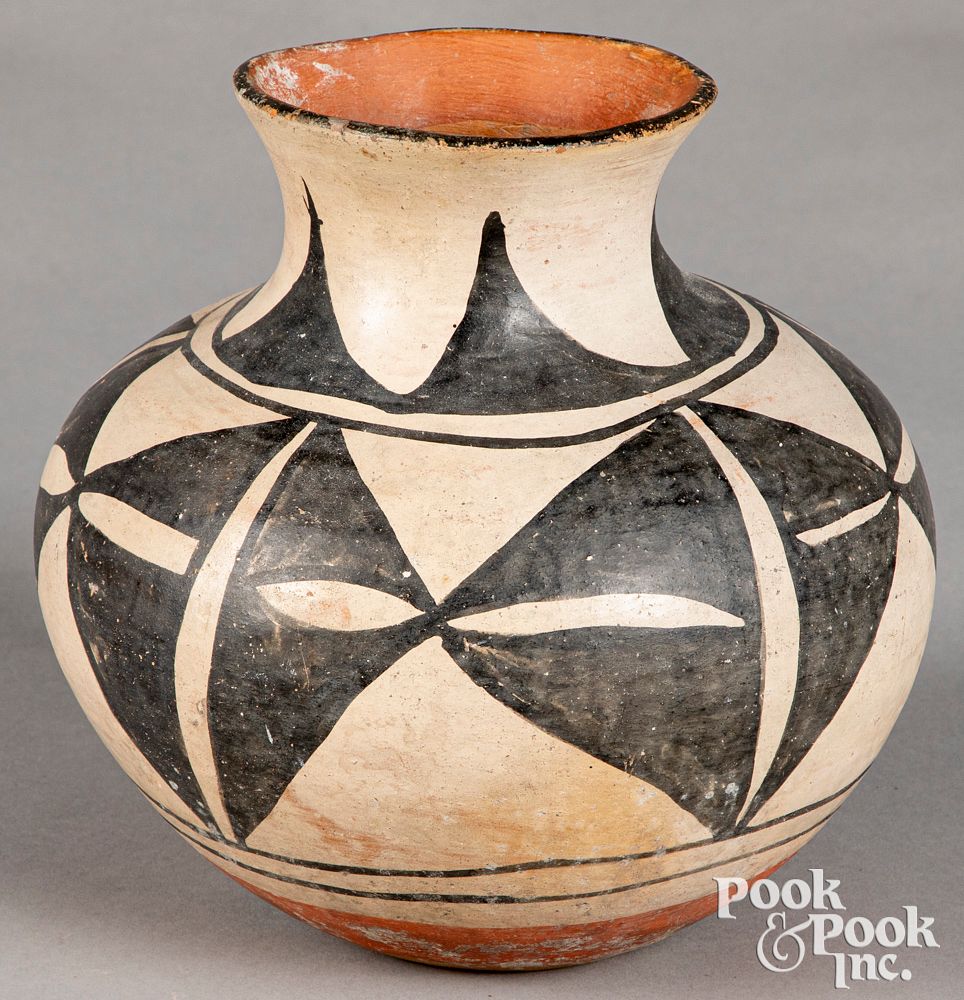 Appraisal: Early Pueblo Indian Santo Domingo olla vase Early Pueblo Indian