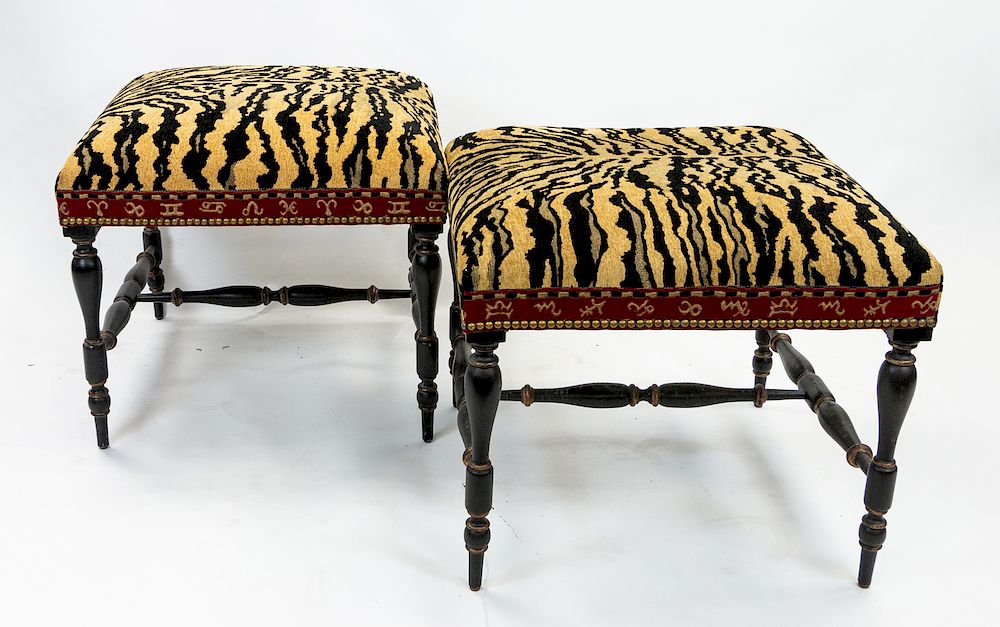 Appraisal: A PAIR OF CONTEMPORARY VANITY POUFS A PAIR OF CONTEMPORARY