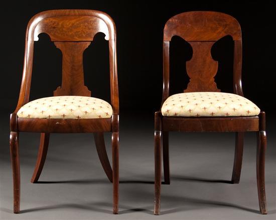 Appraisal: Two similar American Classical carved mahogany Klismos chairs second quarter-