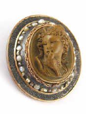 Appraisal: An antique lava cameo brooch the finely carved Art Nouveau