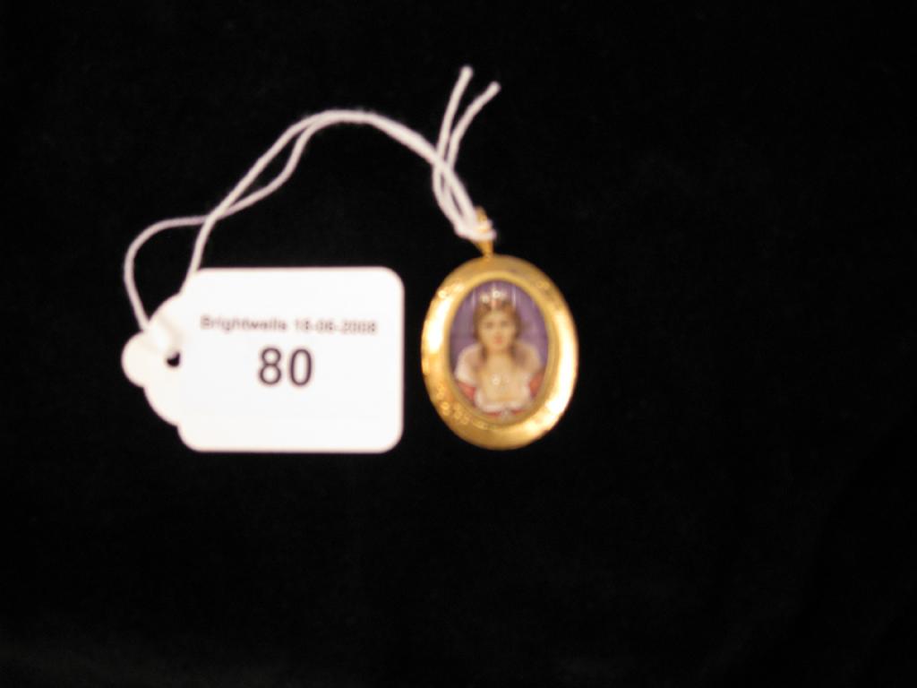 Appraisal: An ct gold framed oval Pendant with miniature bust portrait