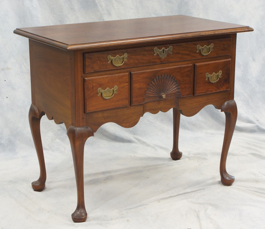 Appraisal: Mahogany Queen Anne style dressing table bench made w