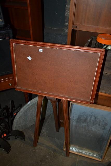 Appraisal: A TIMBER MUSIC STAND A TIMBER MUSIC STAND