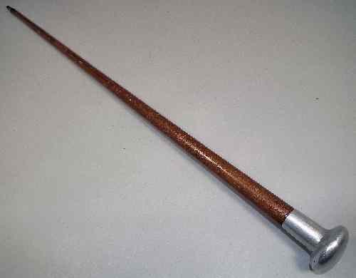 Appraisal: A gentleman's First World War hardwood walking cane with aluminium