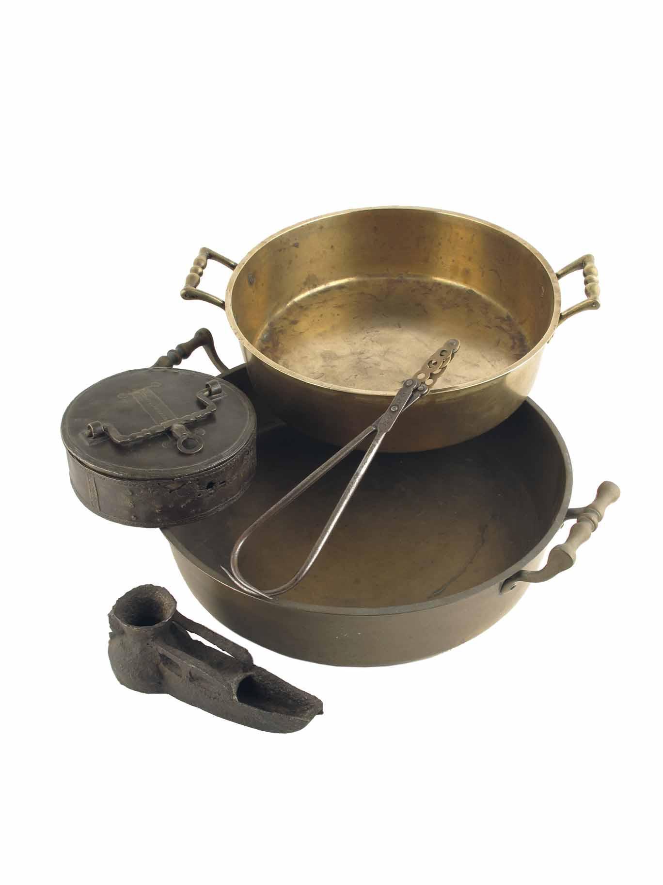 Appraisal: A bell metal two handled pan