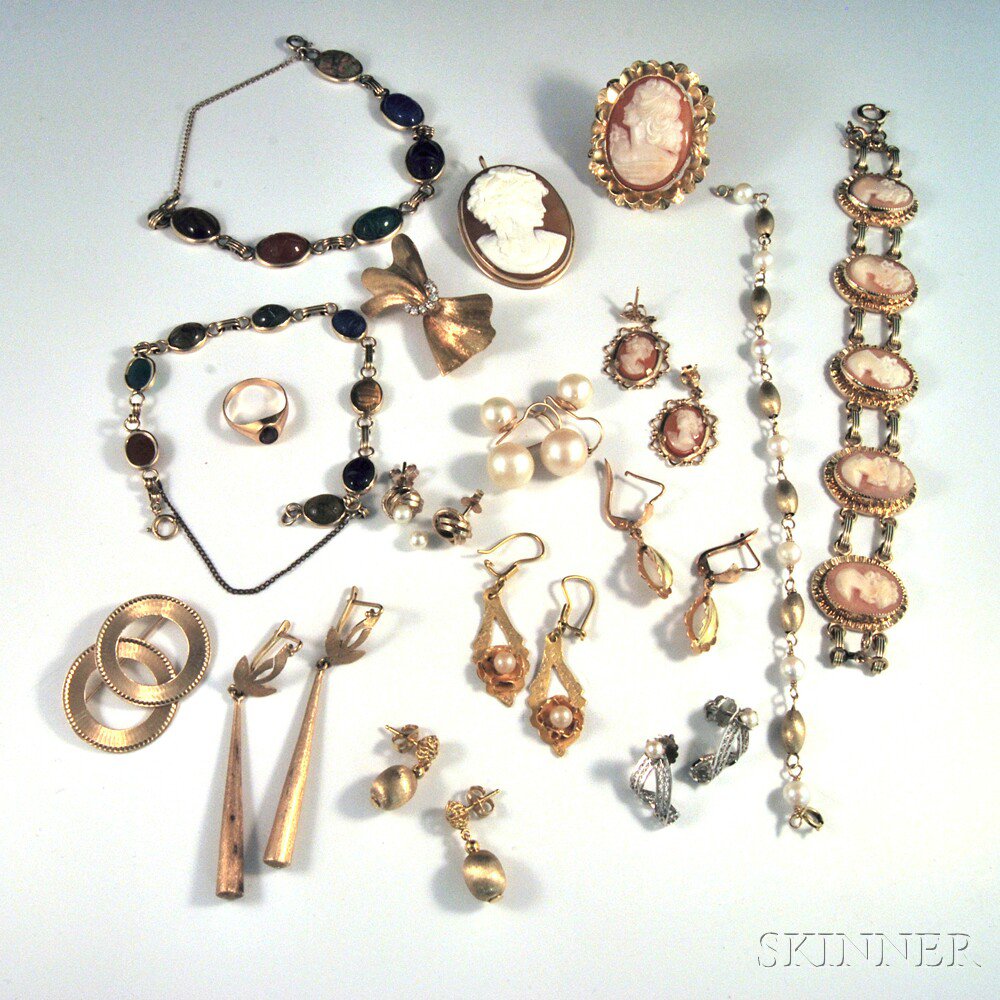 Appraisal: Small Collection of Jewelry including a gold-filled shell-carved cameo bracelet