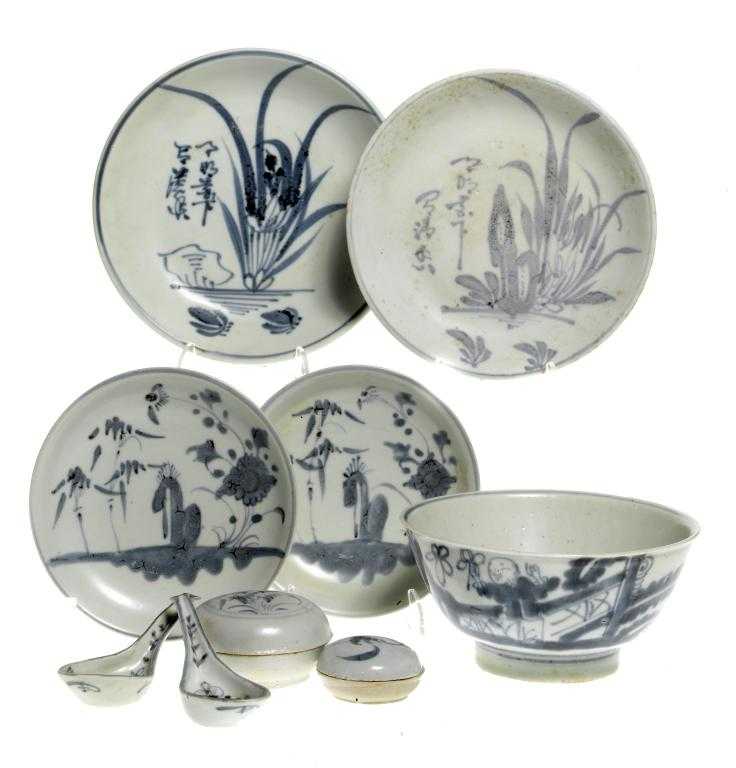 Appraisal: A GROUP OF FUJIAN AND SWATOW PORCELAIN FROM THE TEK