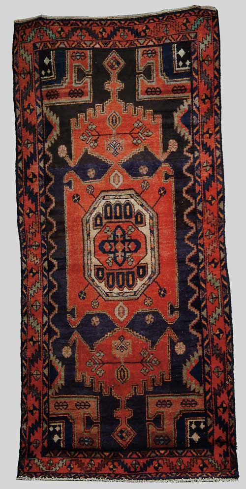 Appraisal: ORIENTAL HAMADAN RUG Interesting rug has broken center medallion surrounded