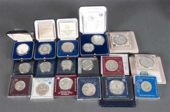 Appraisal: Israel Eighteen Independence Anniversary silver commemorative coins - in original