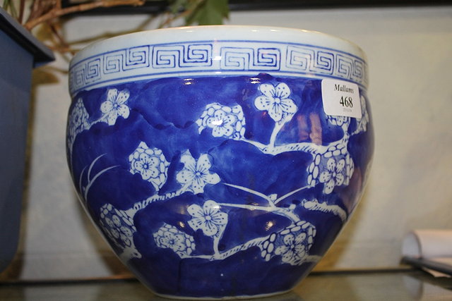 Appraisal: A CHINESE BLUE AND WHITE PORCELAIN JARDINIERE cm