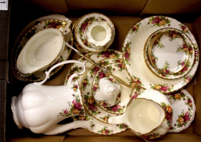 Appraisal: A collection of Royal Albert Old Country Roses dinner ware