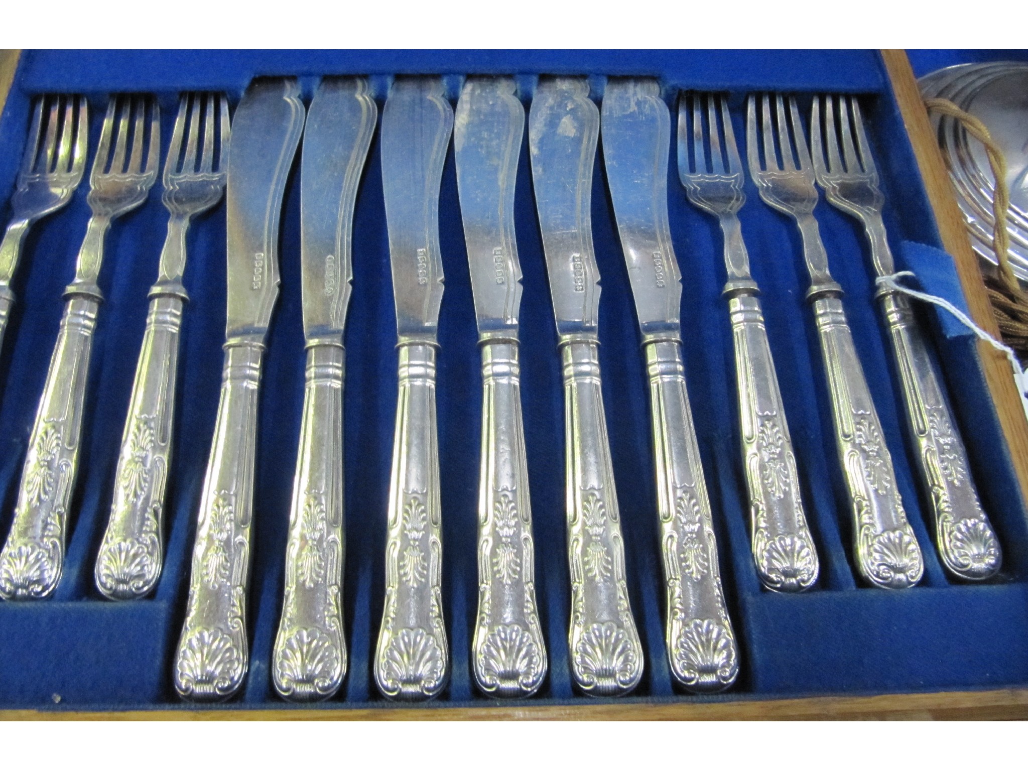 Appraisal: A cased thirty six piece silver plated fish cutlery set