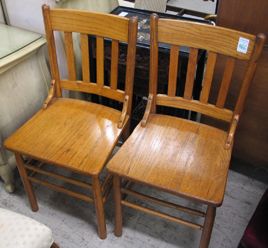 Appraisal: SET OF FOUR OAK DINING CHAIRS American c the low