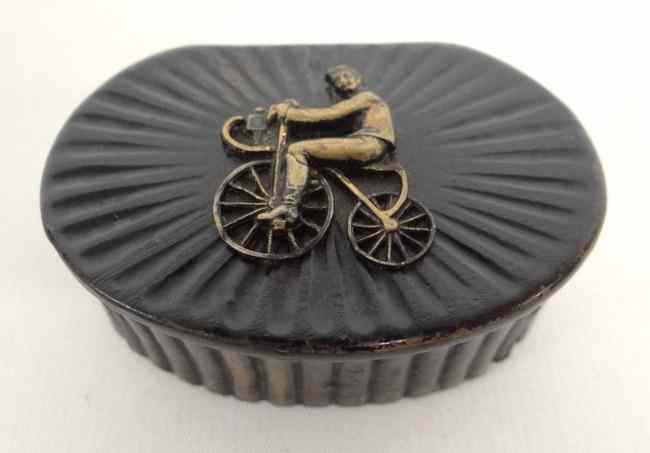 Appraisal: th c papier mache snuff box '' x ''