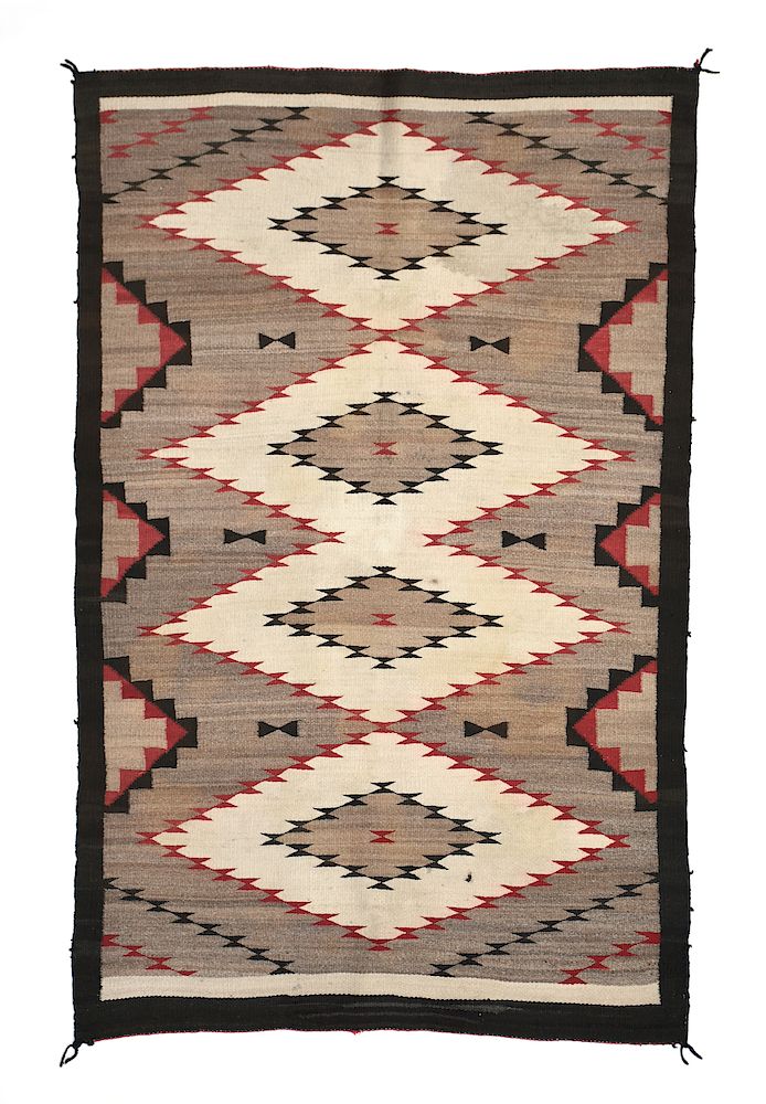 Appraisal: A NATIVE AMERICAN GANADO OR KLAGETOH STYLE RUG WEAVING NAVAJO