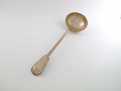 Appraisal: A Victorian Fiddle and Thread pattern soup ladle by George