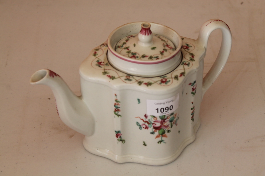 Appraisal: A New Hall teapot with trailing flower band decoration