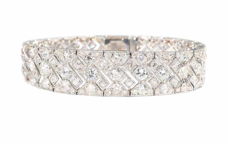 Appraisal: An early Art Deco diamond and platinum bracelet Circa platinum