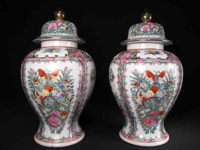 Appraisal: th century Chinese ginger jars in the Rose Medallion pattern