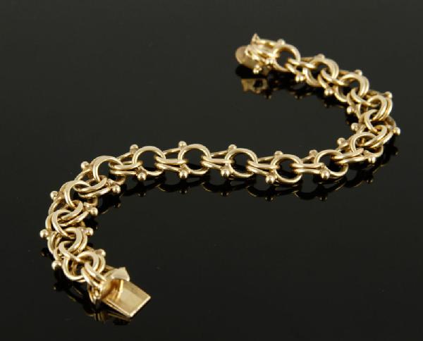 Appraisal: - Ladies' K Link Bracelet Ladies' K gold link bracelet