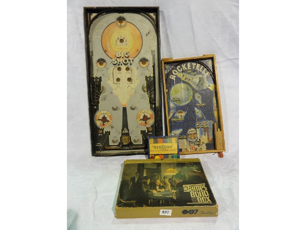 Appraisal: A collection of child's games including a Rocketelle Bagatelle board