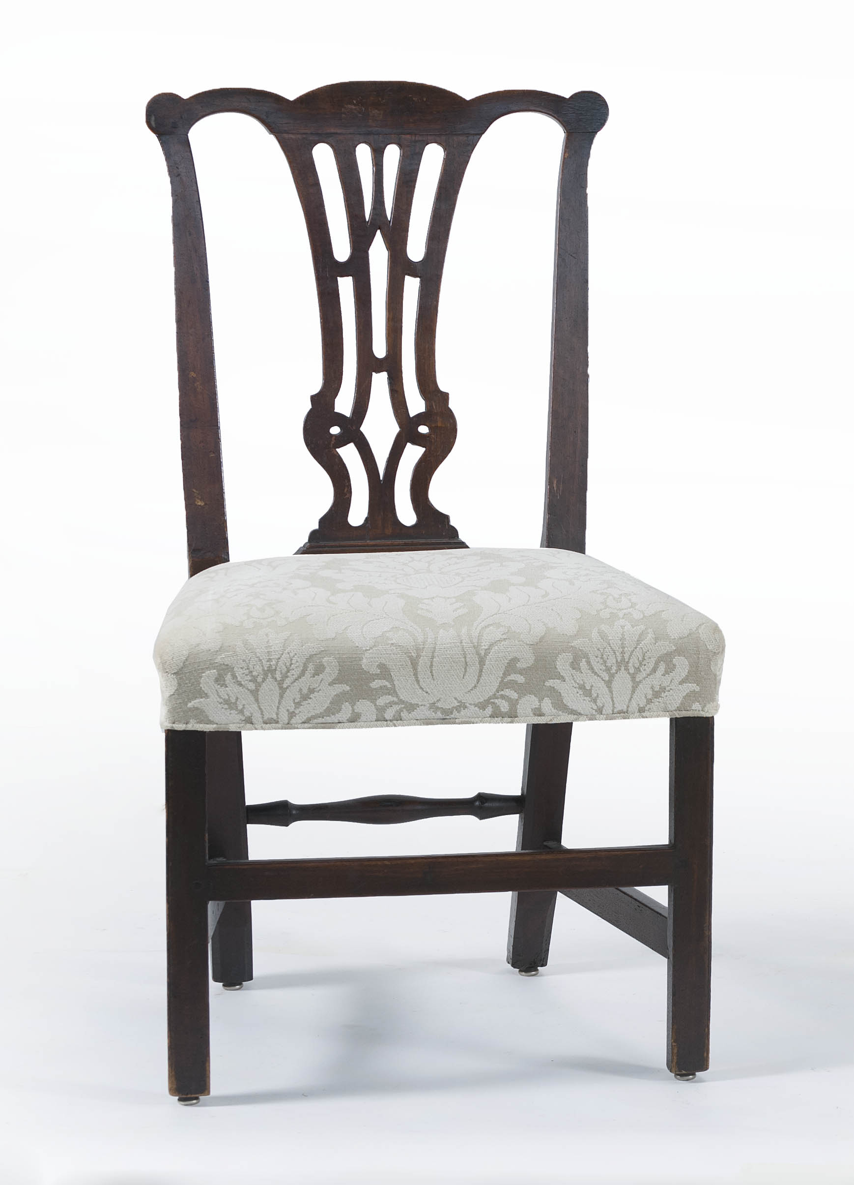 Appraisal: ANTIQUE AMERICAN CHIPPENDALE SIDE CHAIR in mahogany With shaped crest