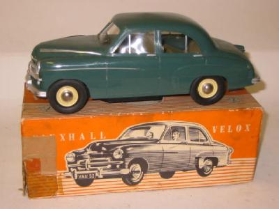 Appraisal: A V Models Vauxhall Velox plastic construction battery powered green