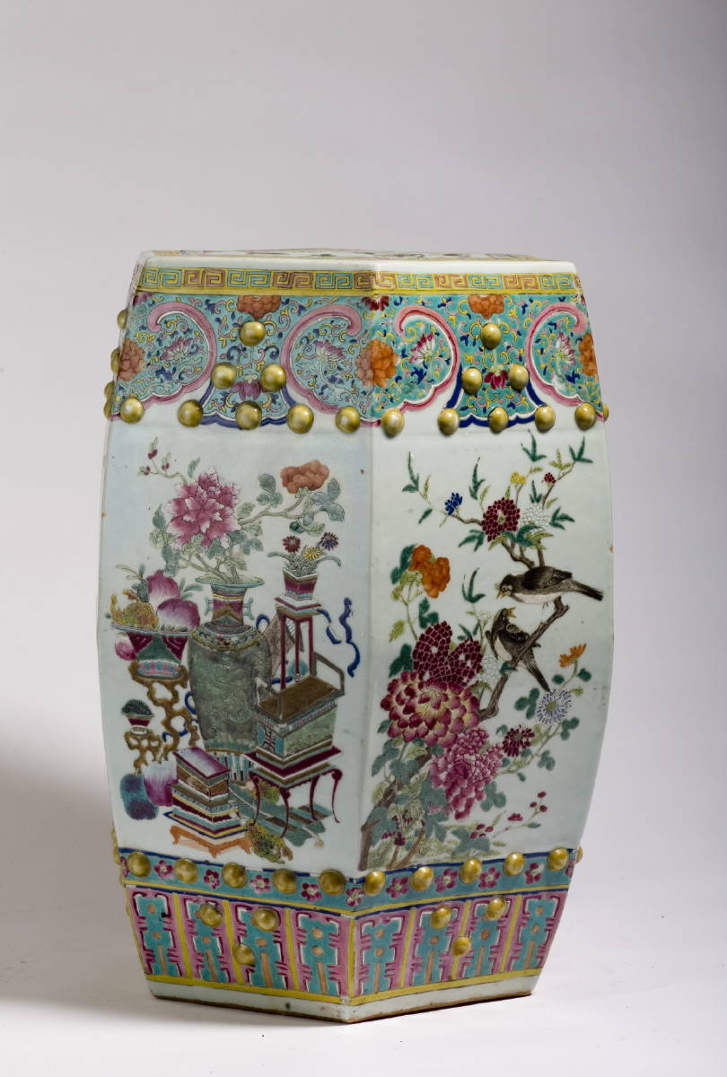 Appraisal: CHINESE EXPORT PORCELAIN FAMILLE ROSE OCTAGONAL GARDEN SEAT DECORATED WITH