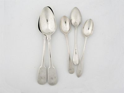 Appraisal: Aberdeen a pair of fiddle pattern dessert spoons by George