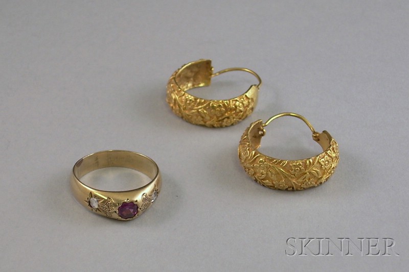 Appraisal: Two Antique Gold Jewelry Items a pair of kt gold