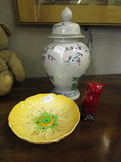 Appraisal: A ROYAL DOULTON FLAMBE CAT together with a modern oriental