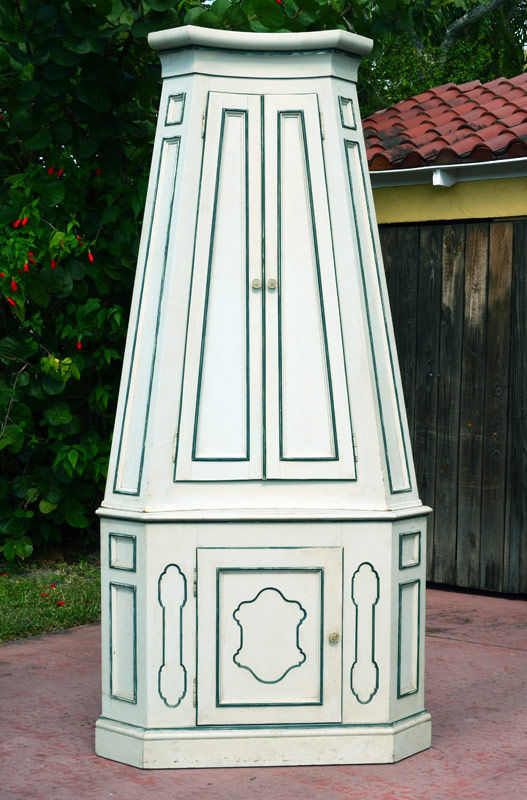 Appraisal: PAINT DECORATED TAPERED CORNER CABINET Two part cabinet interior with