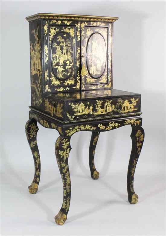 Appraisal: A th century Chinese export lacquer bonheur du jour with