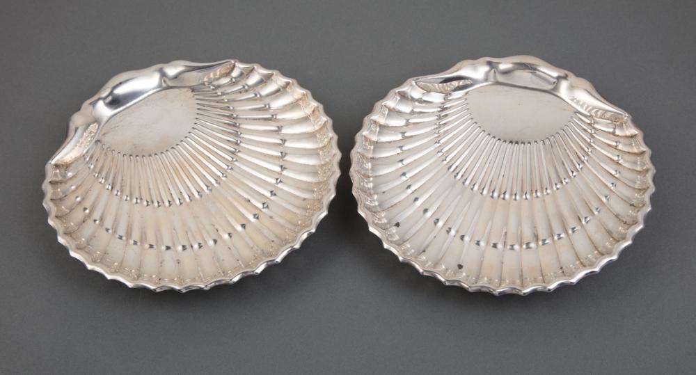 Appraisal: Pair of American Sterling Silver Coquille-Shaped Dishes Fred M Hirsch