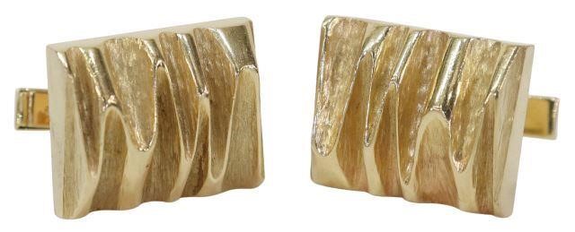 Appraisal: pair Gent's kt yellow gold cufflinks textured abstract design stamped