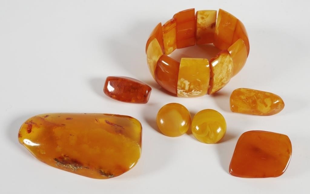 Appraisal: Seven pieces of natural amber jewelry including bracelet pair of