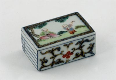 Appraisal: A Chinese porcelain weight modelled as a book the top