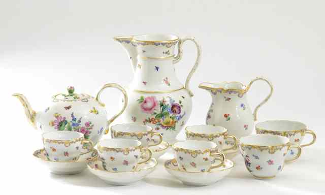 Appraisal: SET OF FIFTEEN MEISSEN FINE PORCELAINS having floral bouquets and