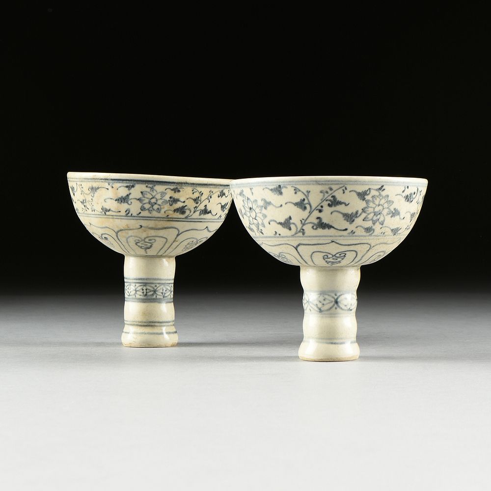 Appraisal: A PAIR OF VIETNAMESE ANNAMESE BLUE AND WHITE PORCELAIN PEDESTAL