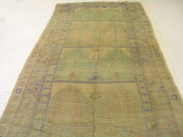 Appraisal: Ushak Small Carpet West Anatolia late th century even wear