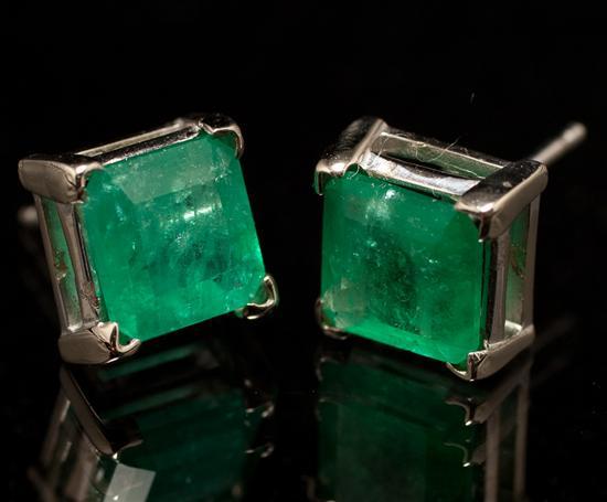 Appraisal: Pair of K white gold and emerald post earrings emeralds