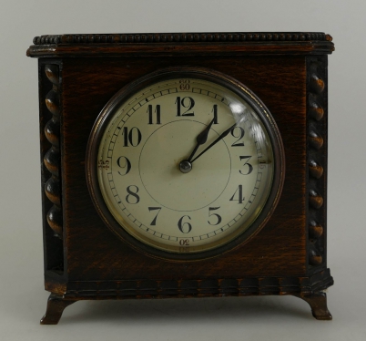 Appraisal: A small oak cased French mantle clock small scuff to