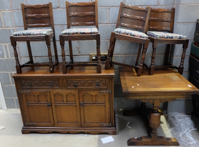 Appraisal: Oak dinning room suite comprising draw leaf table chairs and