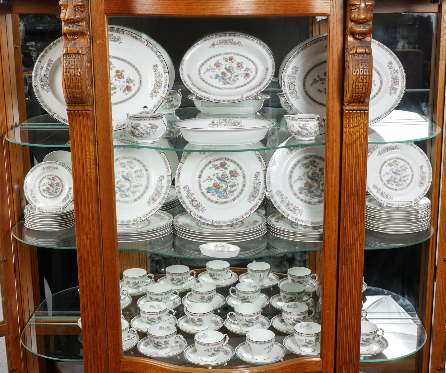 Appraisal: PC KUTANI CRANE CHINA SERVICE pieces to include dinner plates