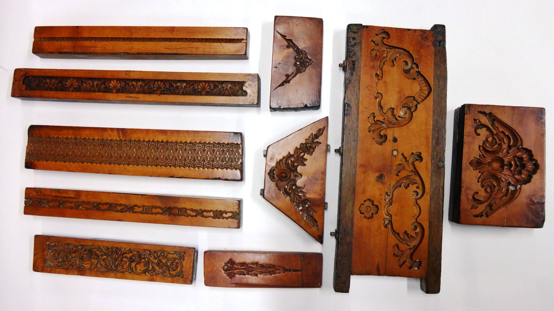 Appraisal: A group of ten th century English boxwood framing moulds